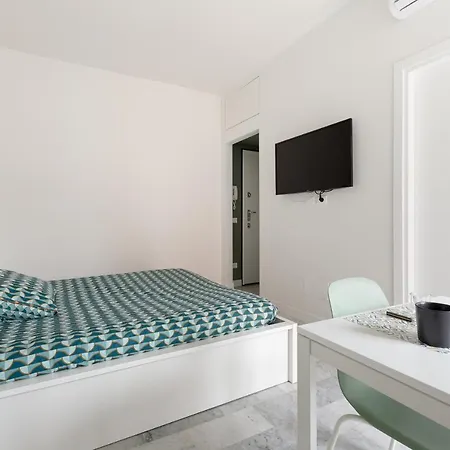 Apartment Comfy X2 - 1,1 Km Far From Iulm University!